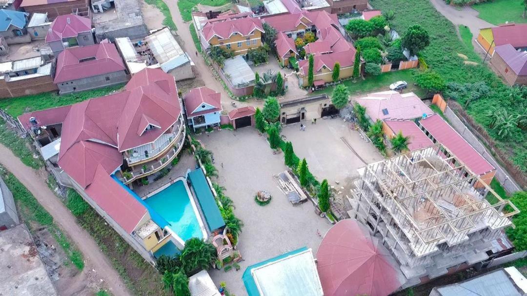 Vienna Hotel Kasese Exterior photo